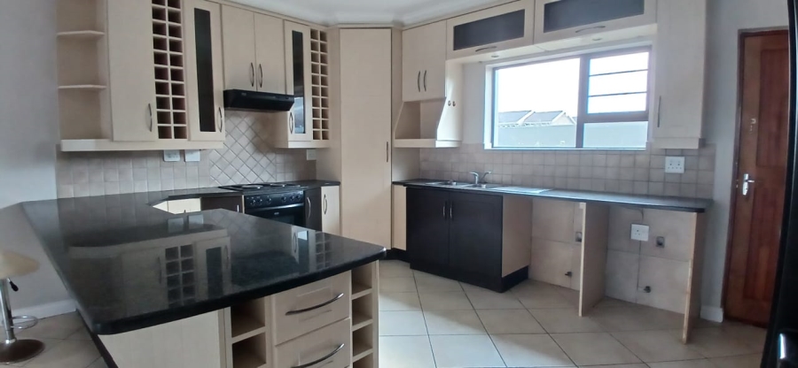 3 Bedroom Property for Sale in Wavecrest Eastern Cape